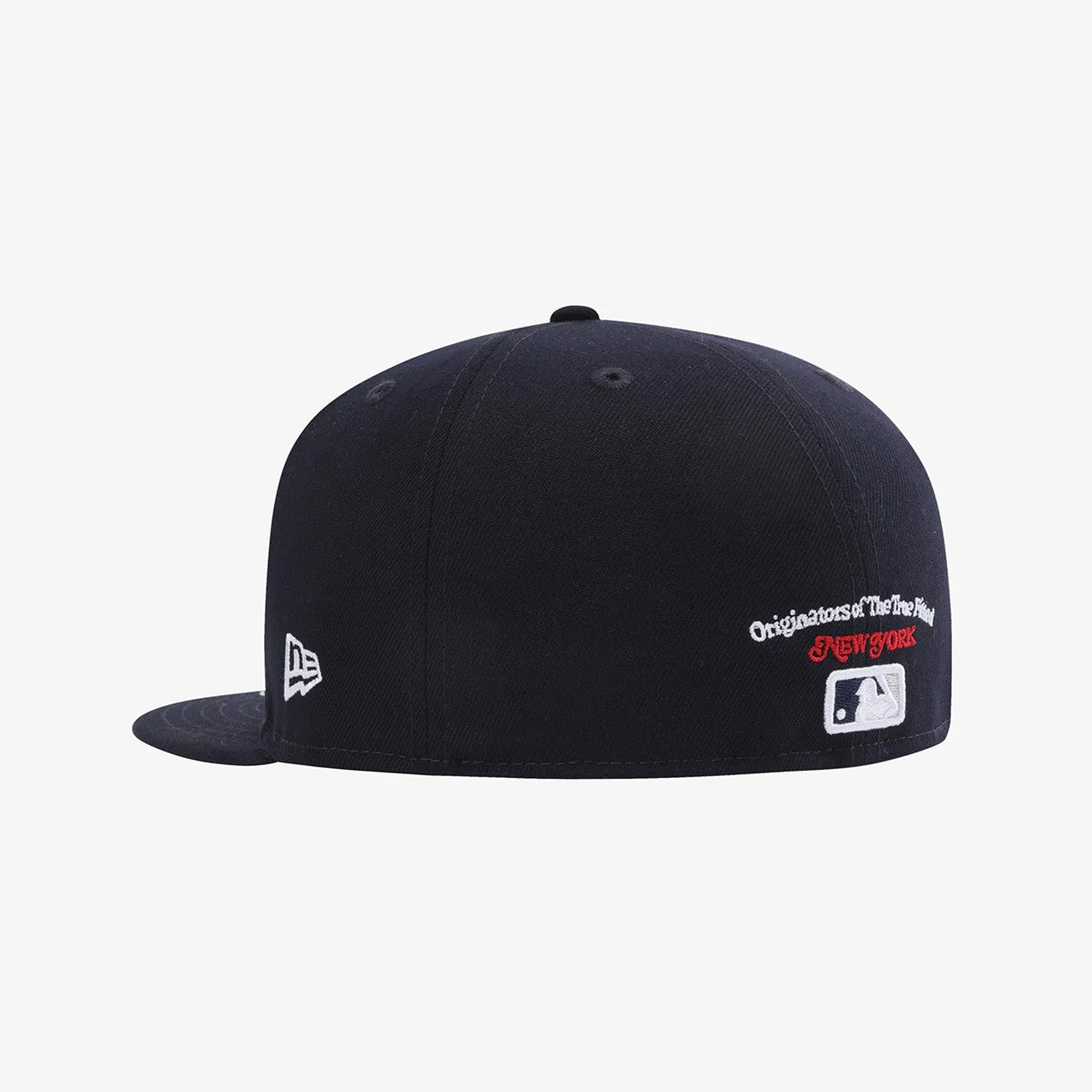 Pictured is this MLB 59FIFTY Day New York Yankees 59FIFTY Fitted cap in navy. 4
