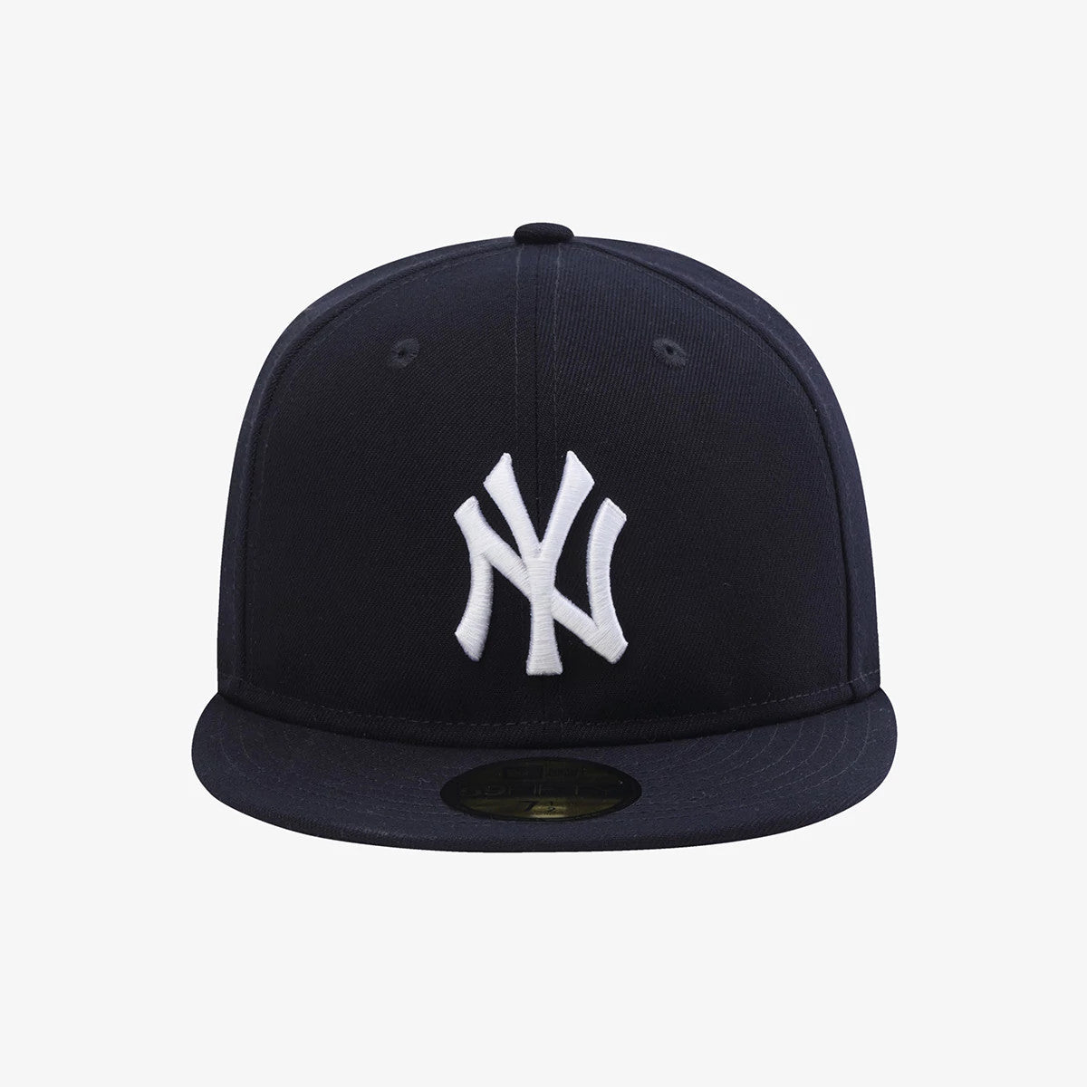 Pictured is this MLB 59FIFTY Day New York Yankees 59FIFTY Fitted cap in navy. 3