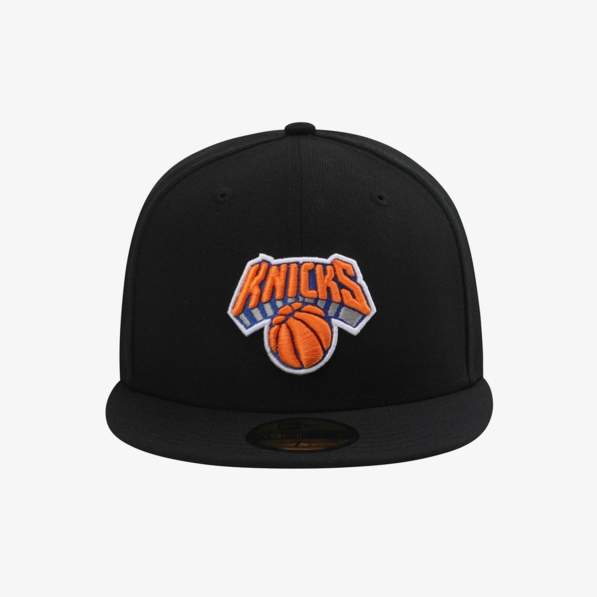 Pictured is this NBA 59FIFTY Day New York Knicks 59FIFTY Fitted cap in black. 2