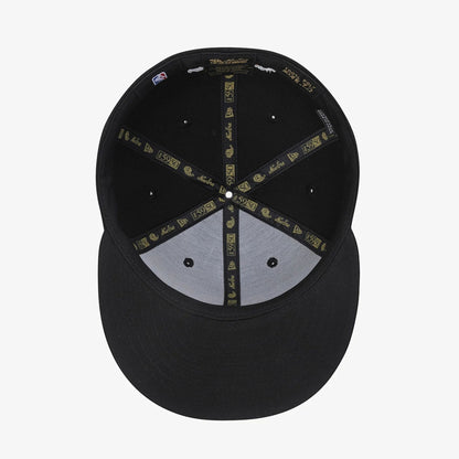 Pictured is this NBA 59FIFTY Day New York Knicks 59FIFTY Fitted cap in black. 7