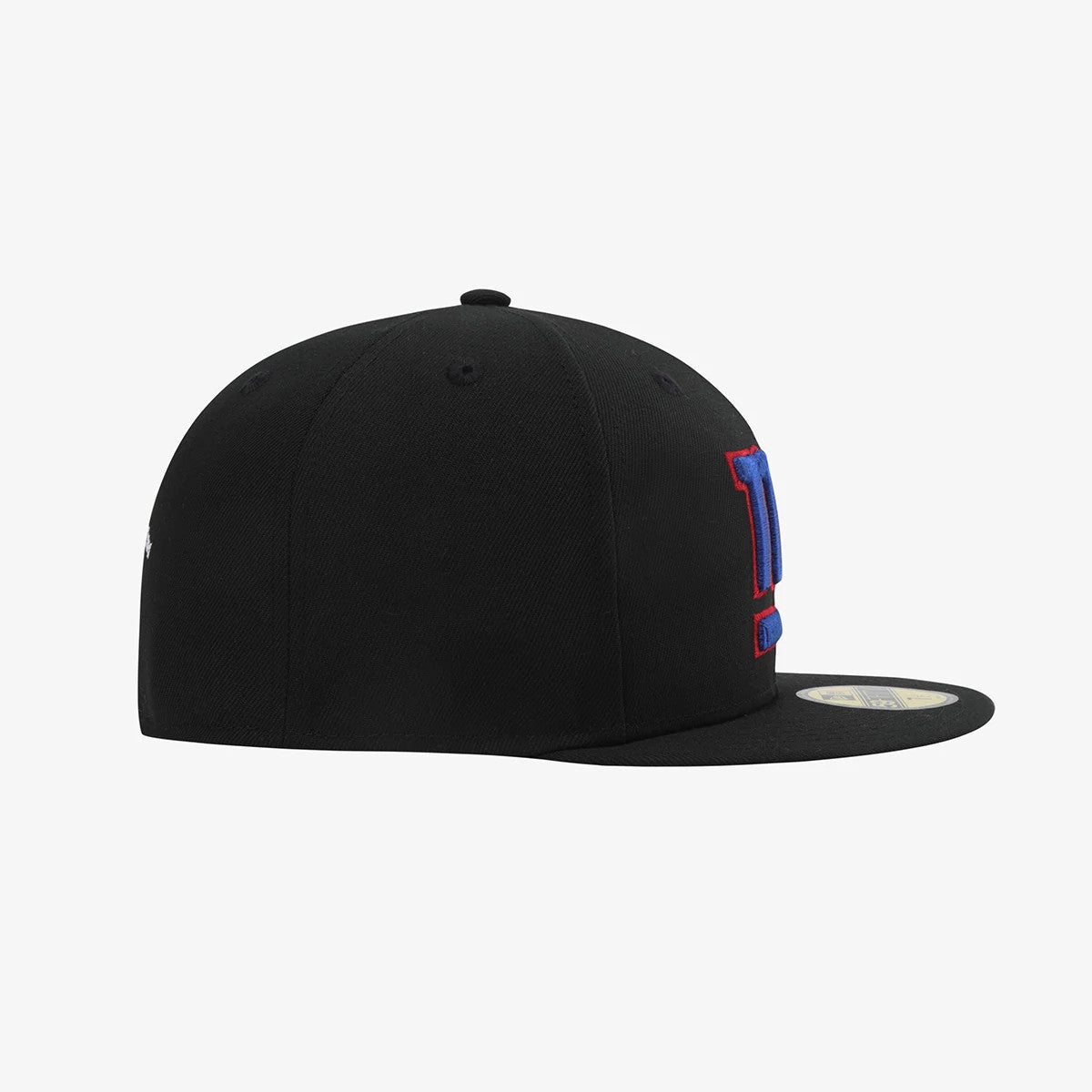Pictured is this NFL 59FIFTY Day New York Giants 59FIFTY Fitted cap in black. 5