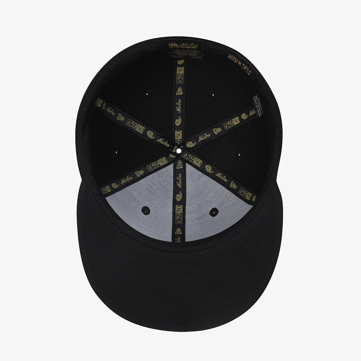 Pictured is this New Era 59FIFTY Day 59FIFTY Fitted cap in black. 7