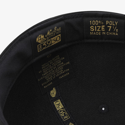 Pictured is this New Era 59FIFTY Day 59FIFTY Fitted cap in black. 8