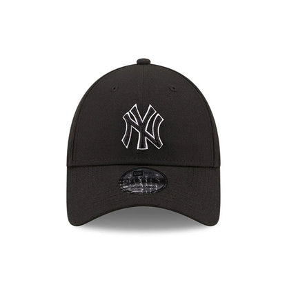 This is a New York Yankees Pop Outline Black 9FORTY Cap 2