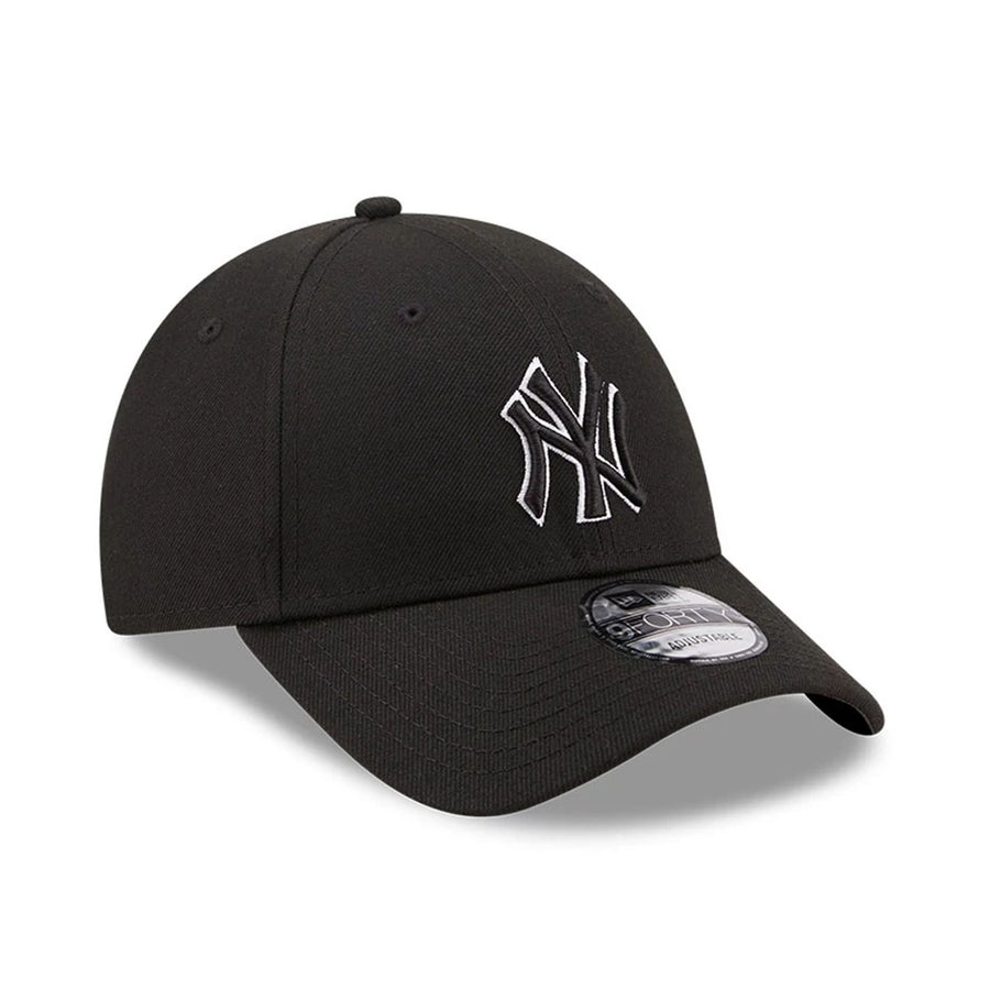 This is a New York Yankees Pop Outline Black 9FORTY Cap 3