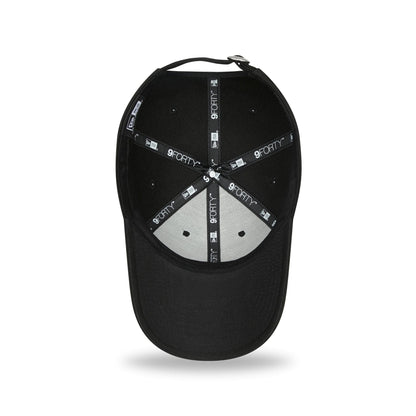 This is a New York Yankees Pop Outline Black 9FORTY Cap 5
