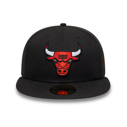 Chicago Bulls NBA Black New Era 59FIFTY Fitted Cap, front view showing the red and white embroidered Bulls logo on the front panel, with a black visor and a gold 59FIFTY size sticker on top of the visor.