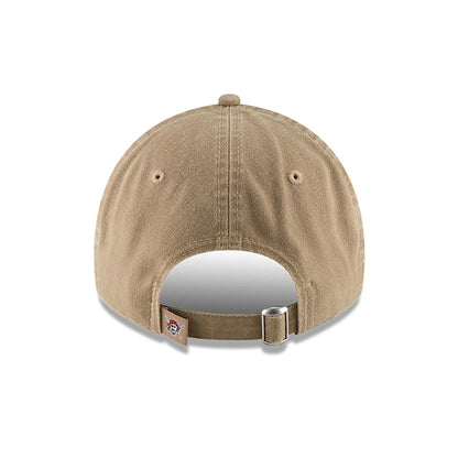 Pittsburgh Pirates MLB Core Classic Beige New Era 9TWENTY Adjustable Cap, rear view showing the Pirates logo on a small tag next to the fabric strap with a metal clasp, centred on the unstructured beige crown.