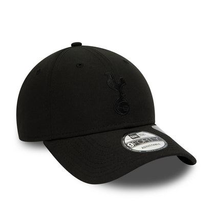 Tottenham Hotspur Repreve Black New Era 9FORTY Adjustable Cap, front view with the black raised embroidered cockerel logo on the front panel, curved visor and 9FORTY size sticker on top.