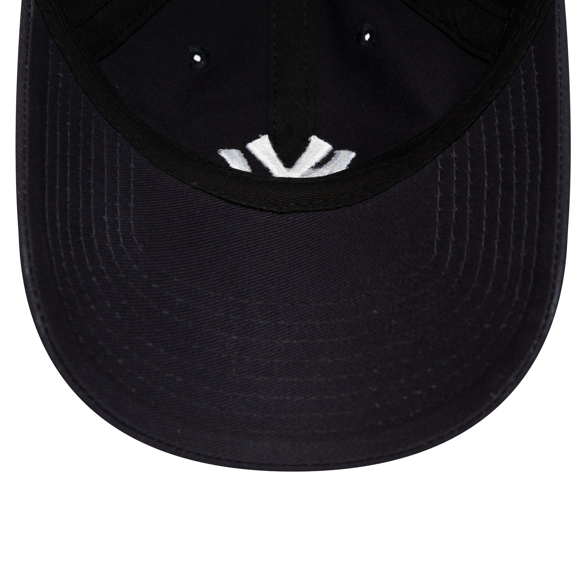 This is a New York Yankees League Essential Navy 9TWENTY Adjustable Cap 6
