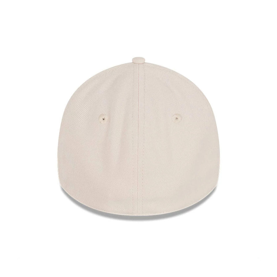 This is a Chicago Bulls Stone Cream 39THIRTY Stretch Fit Cap 7