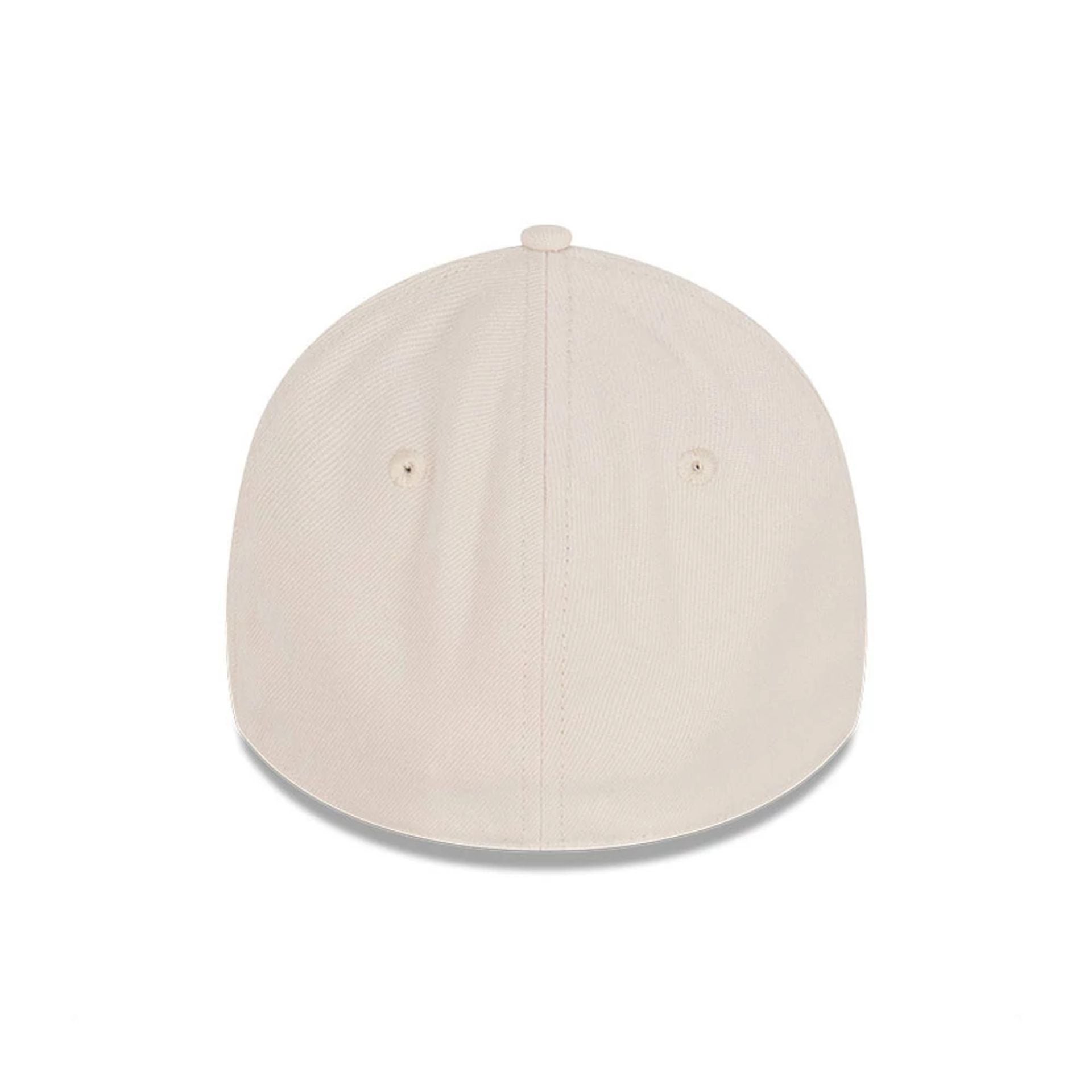 This is a Chicago Bulls Stone Cream 39THIRTY Stretch Fit Cap 7