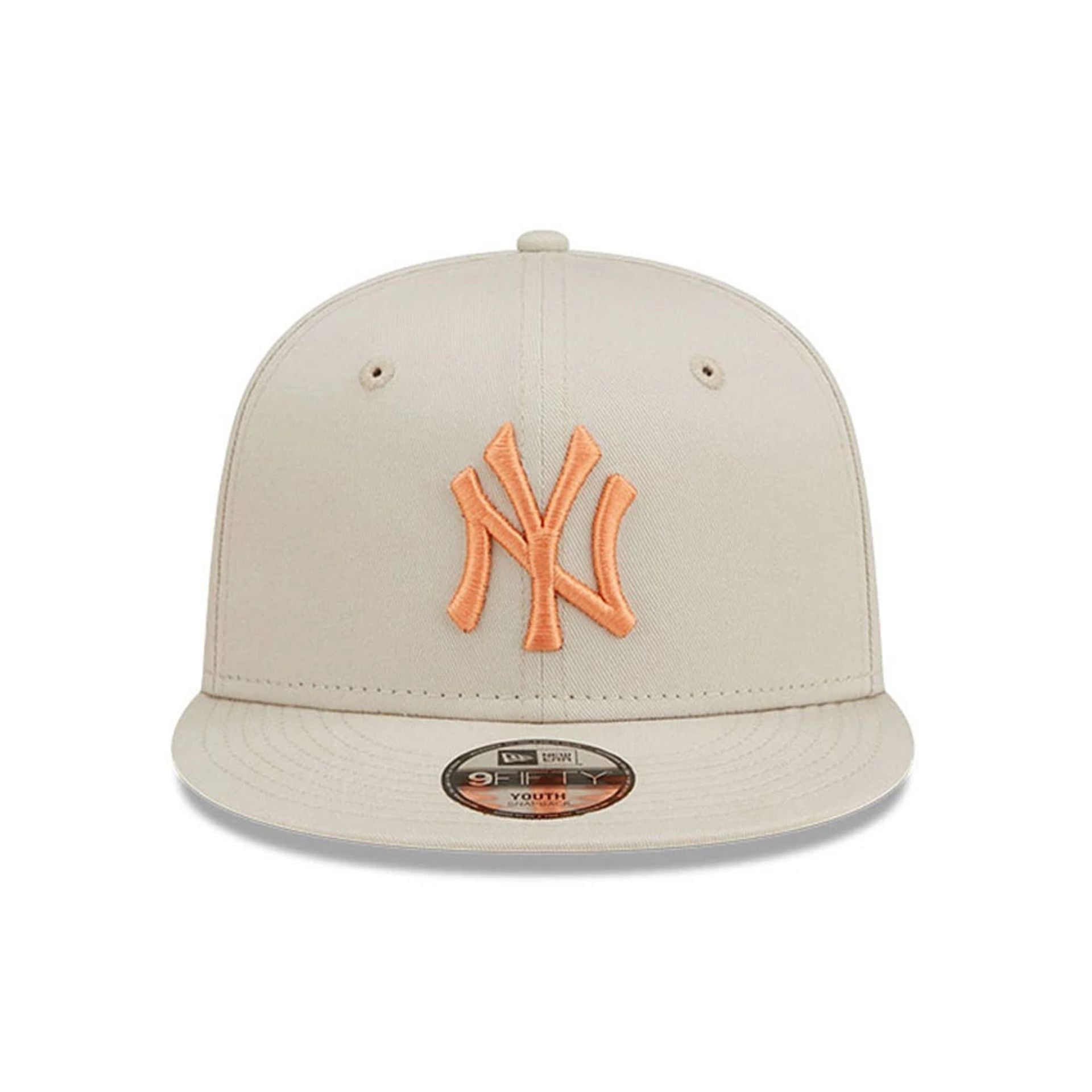 This is a Youth MLB League Essential New York Yankees Light Beige 9FIFTY Cap 2