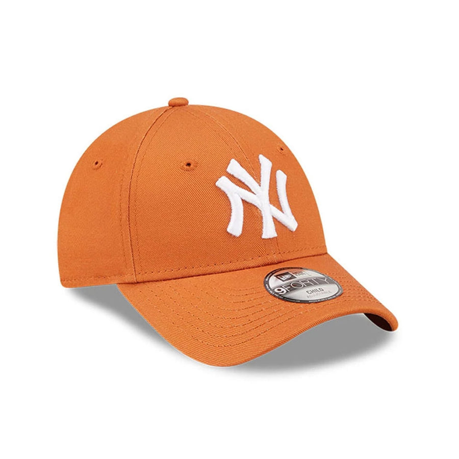 This is a Child MLB League Essential New York Yankees Brown 9FORTY Cap 3