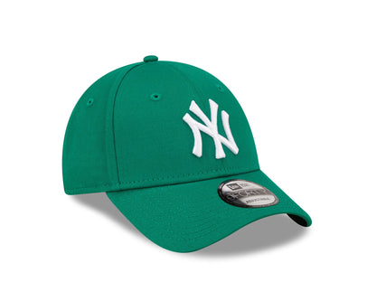 This is a New York Yankees Womens League Essential Green 9FORTY Adjustable Cap 3