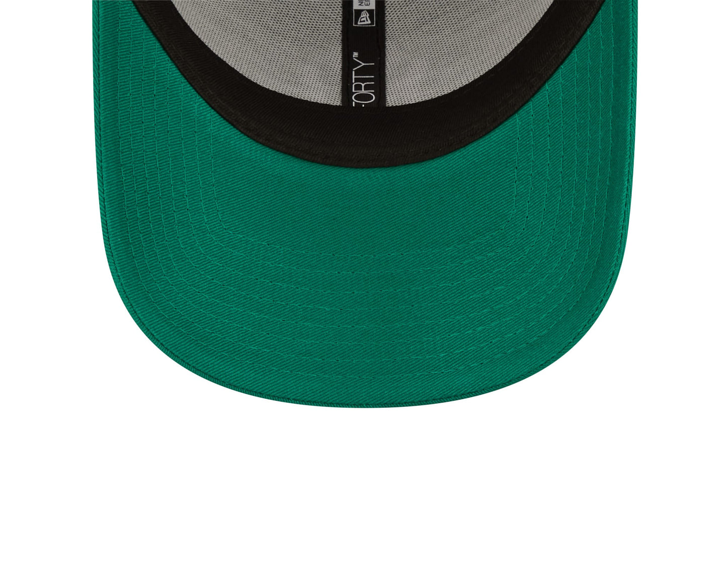 This is a New York Yankees Womens League Essential Green 9FORTY Adjustable Cap 4