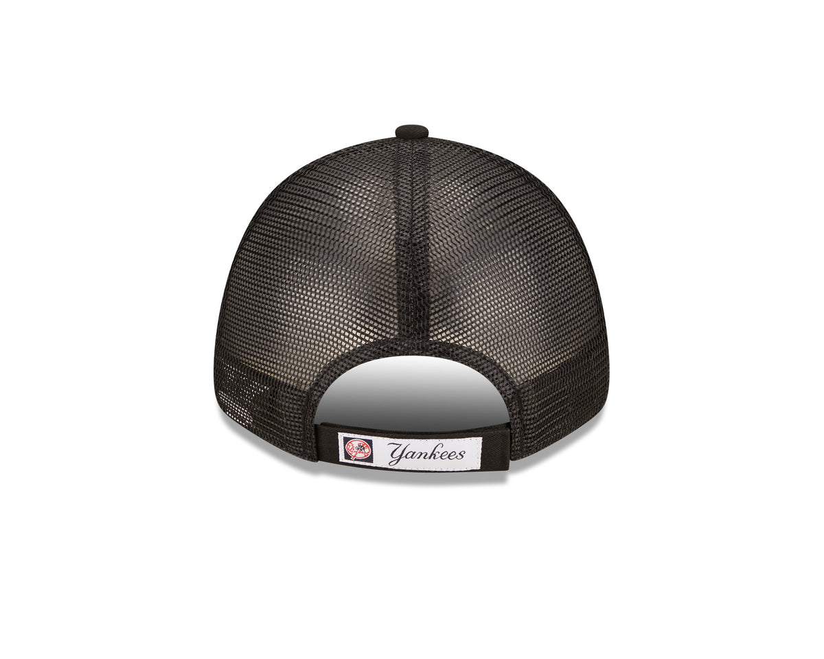 This is a New York Yankees Home Field Black 9FORTY A-Frame Trucker Cap 4