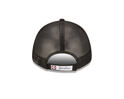 This is a New York Yankees Home Field Black 9FORTY A-Frame Trucker Cap 4