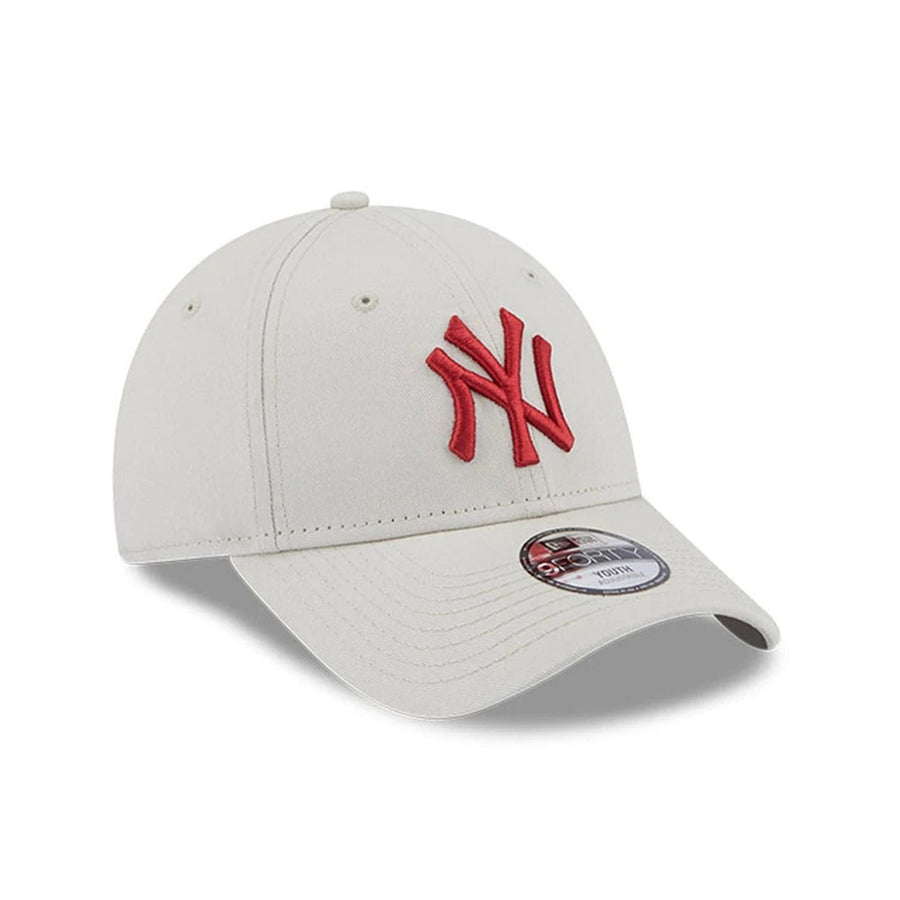 This is a Youth MLB League Essential New York Yankees Cream 9FORTY Cap 3