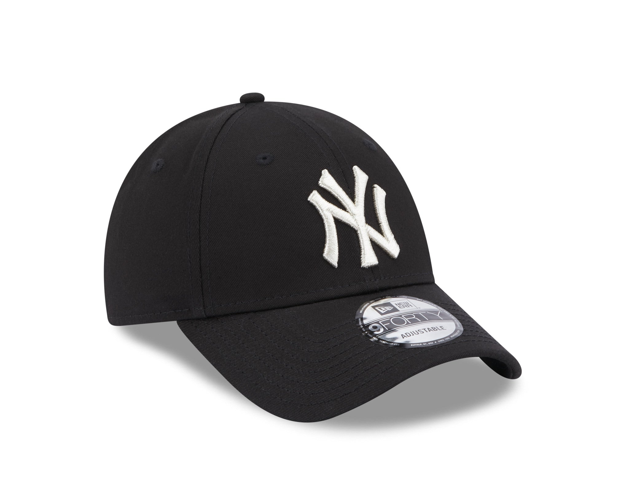 This is a New York Yankees Metallic Logo Womens Black 9FORTY Adjustable Cap 3
