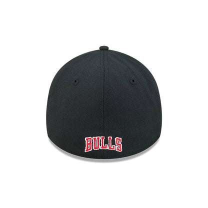 Pictured is this NBA Evergreen Chicago Bulls 39THIRTY Stretch Fit cap in black. 4