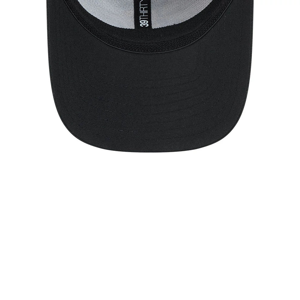 Pictured is this NBA Evergreen Chicago Bulls 39THIRTY Stretch Fit cap in black. 7