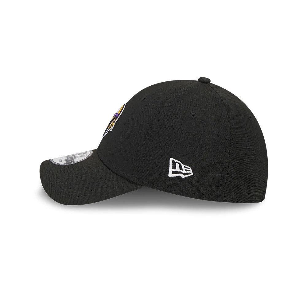 Pictured is this NFL Evergreen Minnesota Vikings 39THIRTY Stretch Fit cap in black. 5