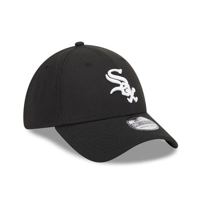 Pictured is this MLB Evergreen Chicago White Sox 39THIRTY Stretch Fit cap in black. 3