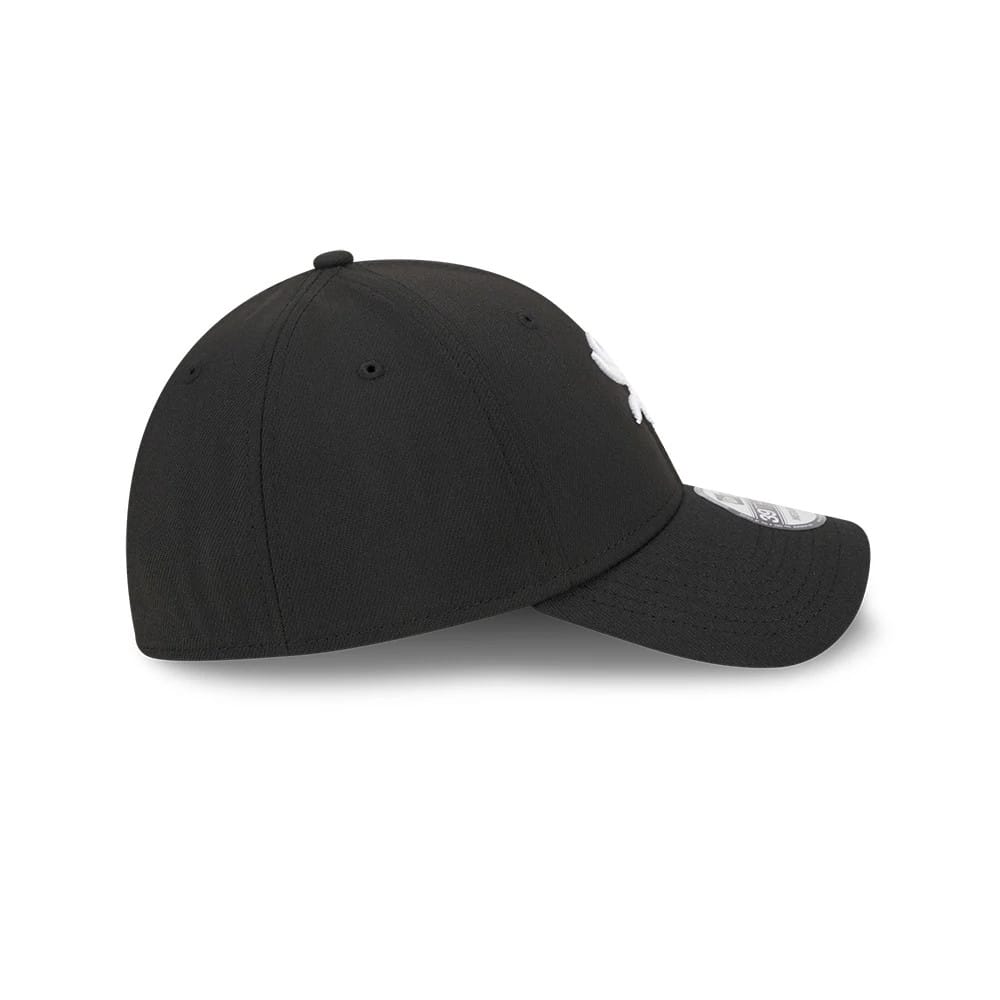 Pictured is this MLB Evergreen Chicago White Sox 39THIRTY Stretch Fit cap in black. 6