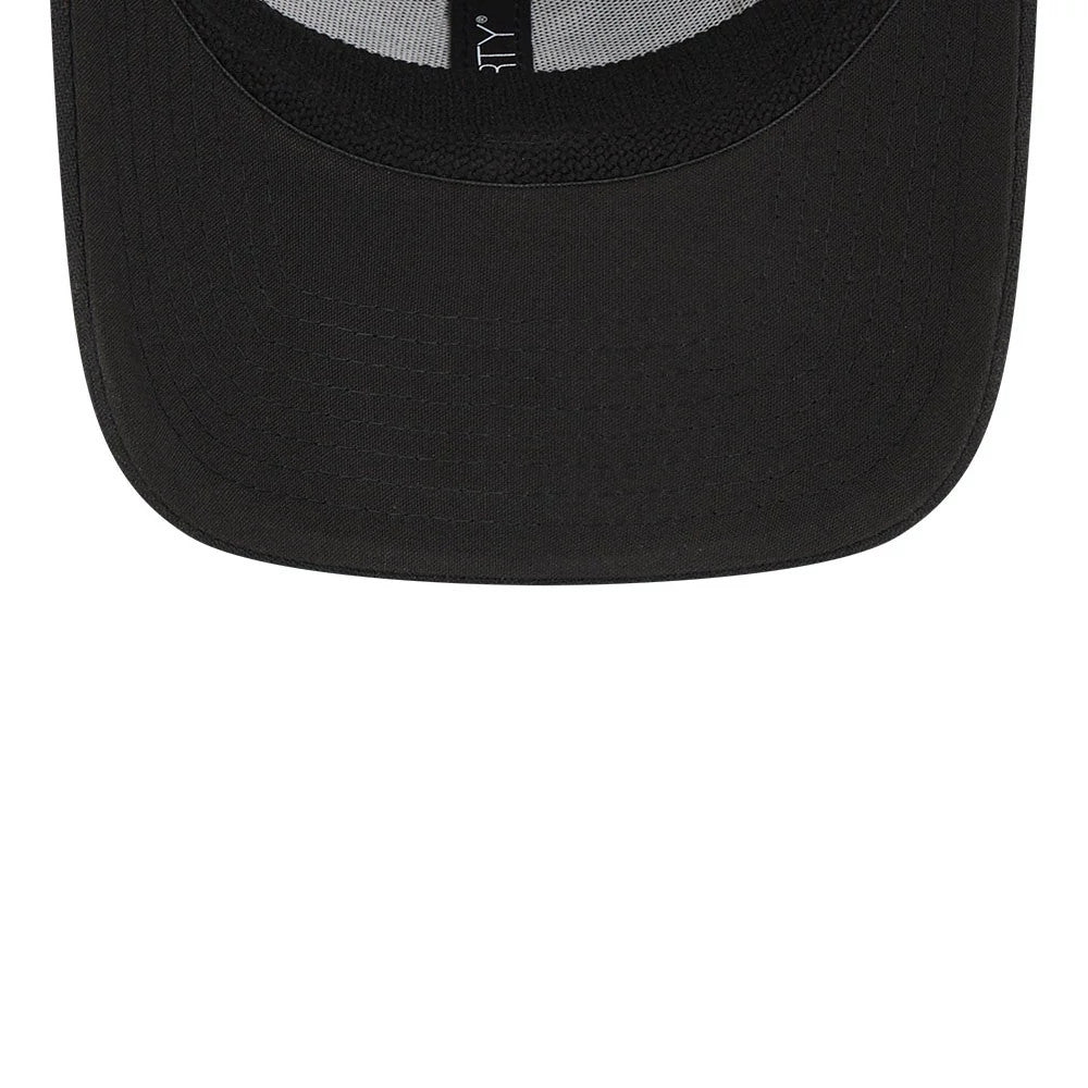 Pictured is this MLB Evergreen Chicago White Sox 39THIRTY Stretch Fit cap in black. 7