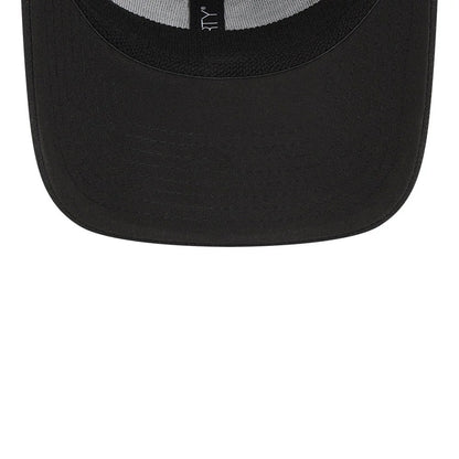 Pictured is this MLB Evergreen Chicago White Sox 39THIRTY Stretch Fit cap in black. 7