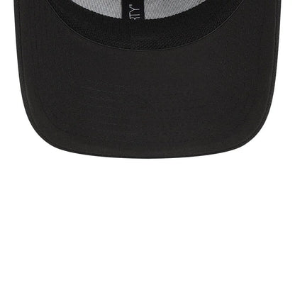 Pictured is this MLB Evergreen Chicago White Sox 39THIRTY Stretch Fit cap in black. 7