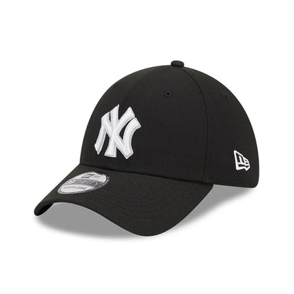 Pictured is this MLB Evergreen New York Yankees 39THIRTY Stretch Fit cap in black. 1