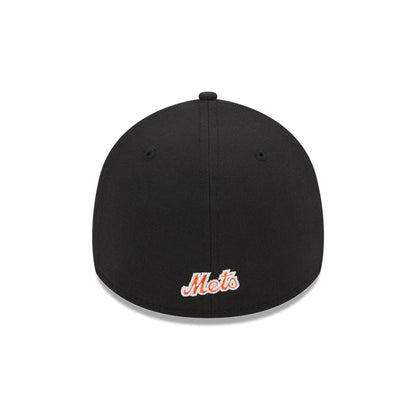 Pictured is this MLB Evergreen New York Mets 39THIRTY Stretch Fit cap in black. 4
