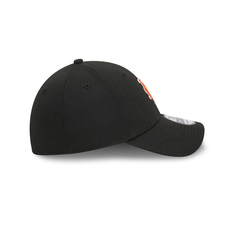 Pictured is this MLB Evergreen New York Mets 39THIRTY Stretch Fit cap in black. 6