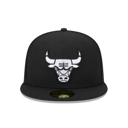 Pictured is this NBA Evergreen Chicago Bulls 59FIFTY Fitted cap in black. 3