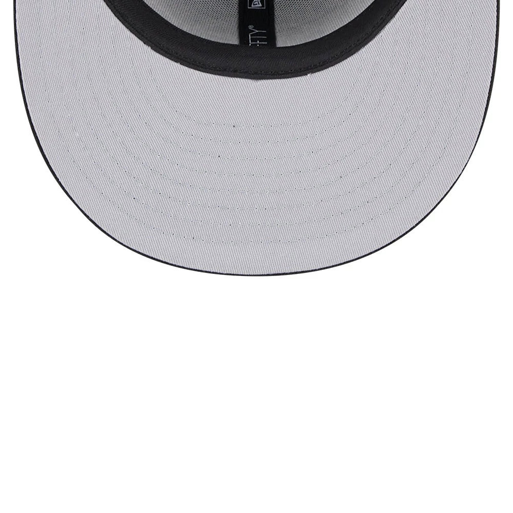 Pictured is this NBA Evergreen LA Lakers 59FIFTY Fitted cap in black. 2
