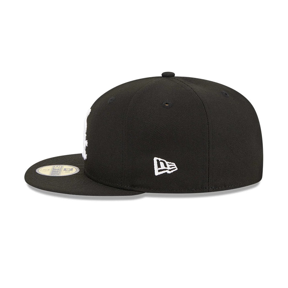 Pictured is this MLB Evergreen Chicago White Sox 59FIFTY Fitted cap in black. 6