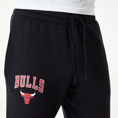 The Male model is wearing Chicago Bulls NBA Essential Black Joggers 6