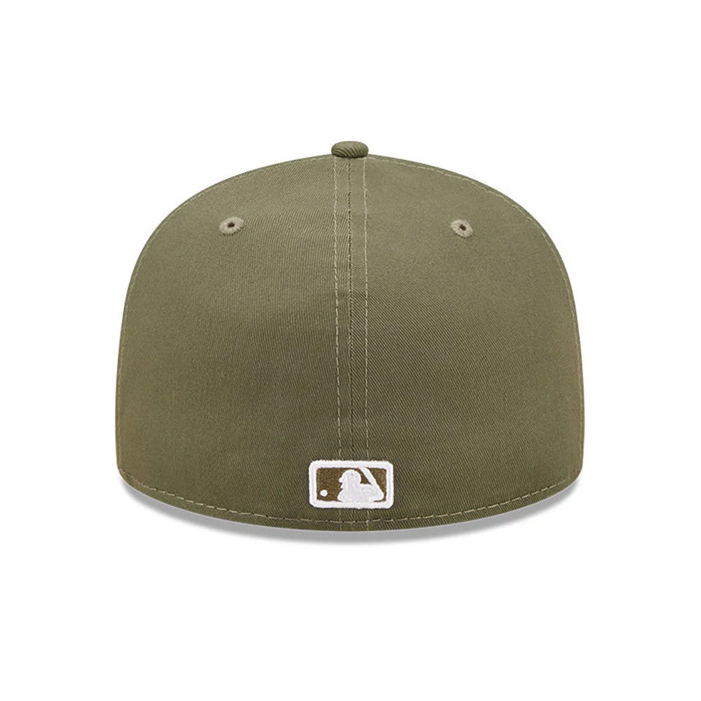 This is a New York Yankees League Essential Green 59FIFTY Fitted Cap 4