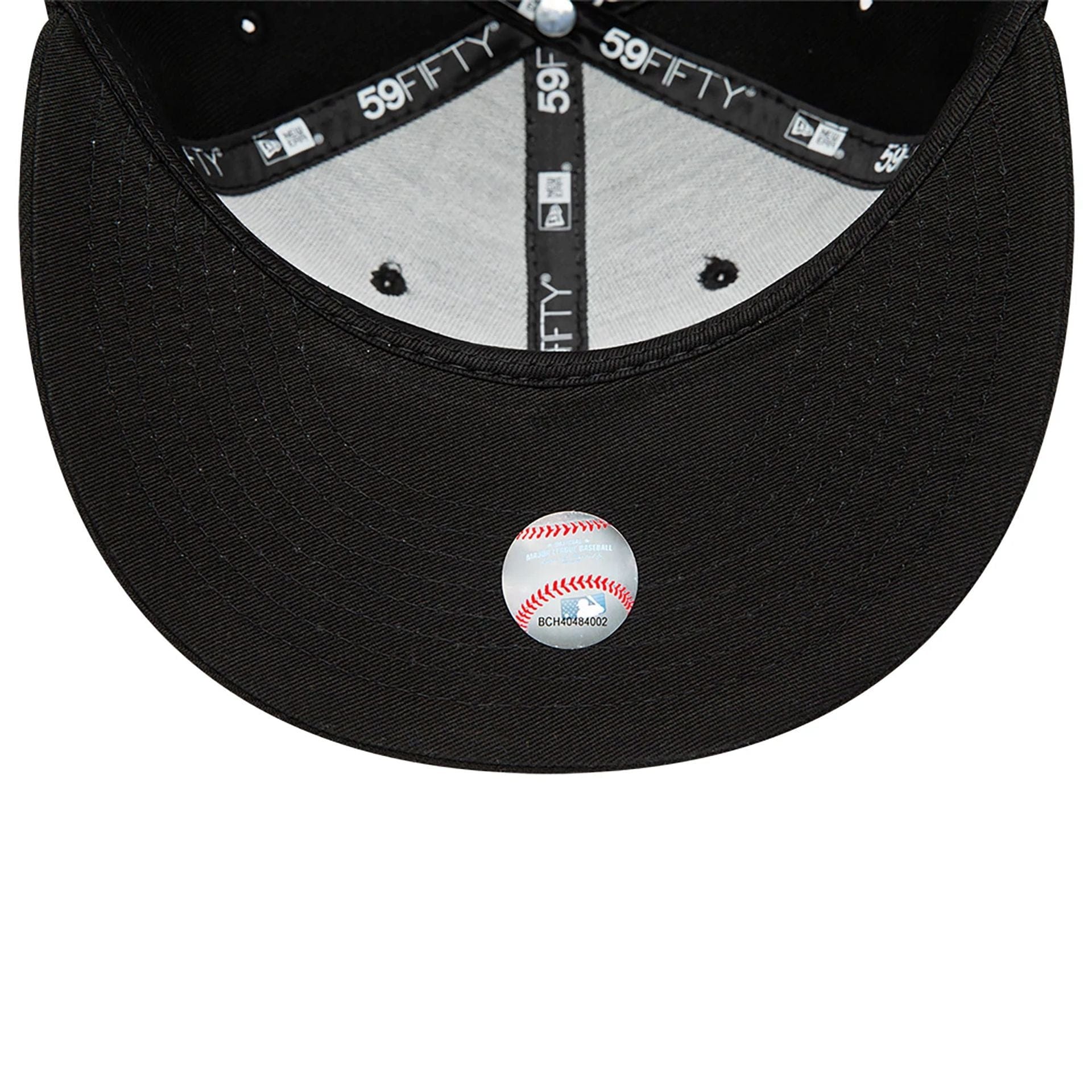 This is a Boston Red Sox MLB Black on Black 59FIFTY Fitted Cap 2