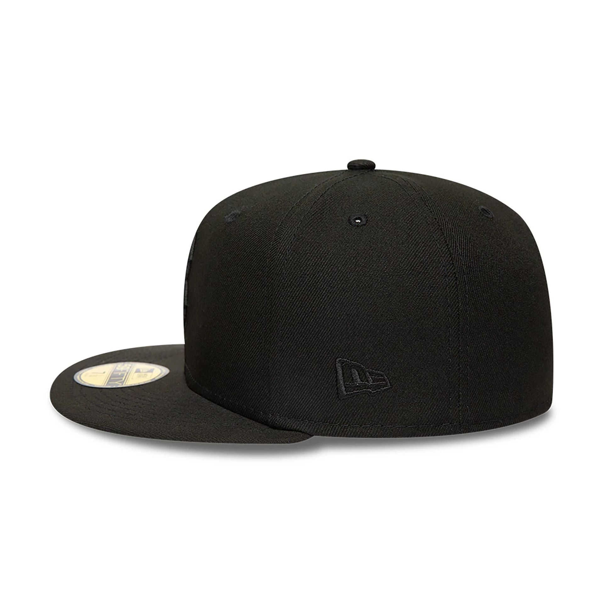 Boston Red Sox MLB Black on Black Sox 59FIFTY Fitted Cap