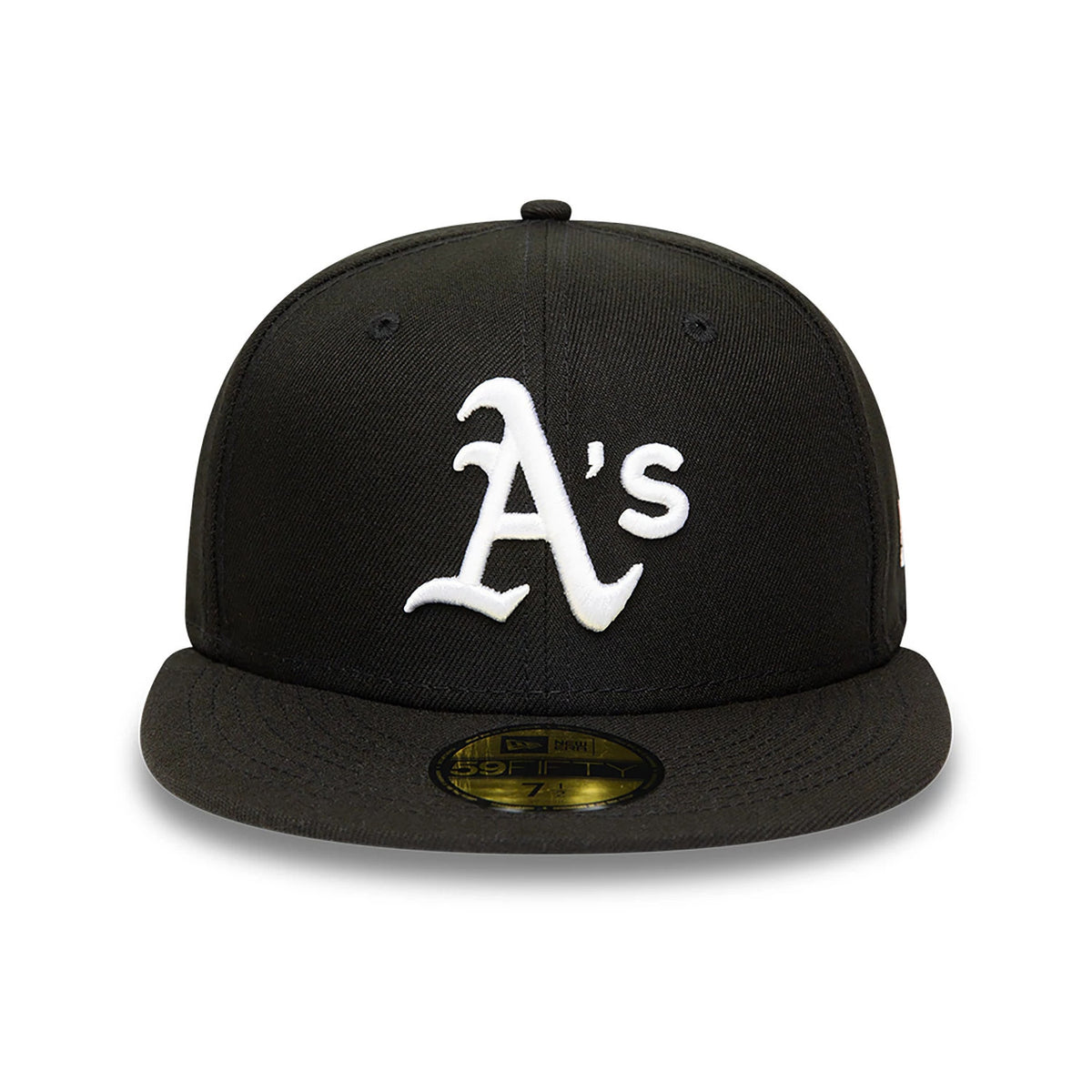 Athletics MLB Black and White New Era 59FIFTY Fitted Cap, front view showing the large white embroidered A’s logo on the structured black crown with a flat visor and gold 59FIFTY size sticker.