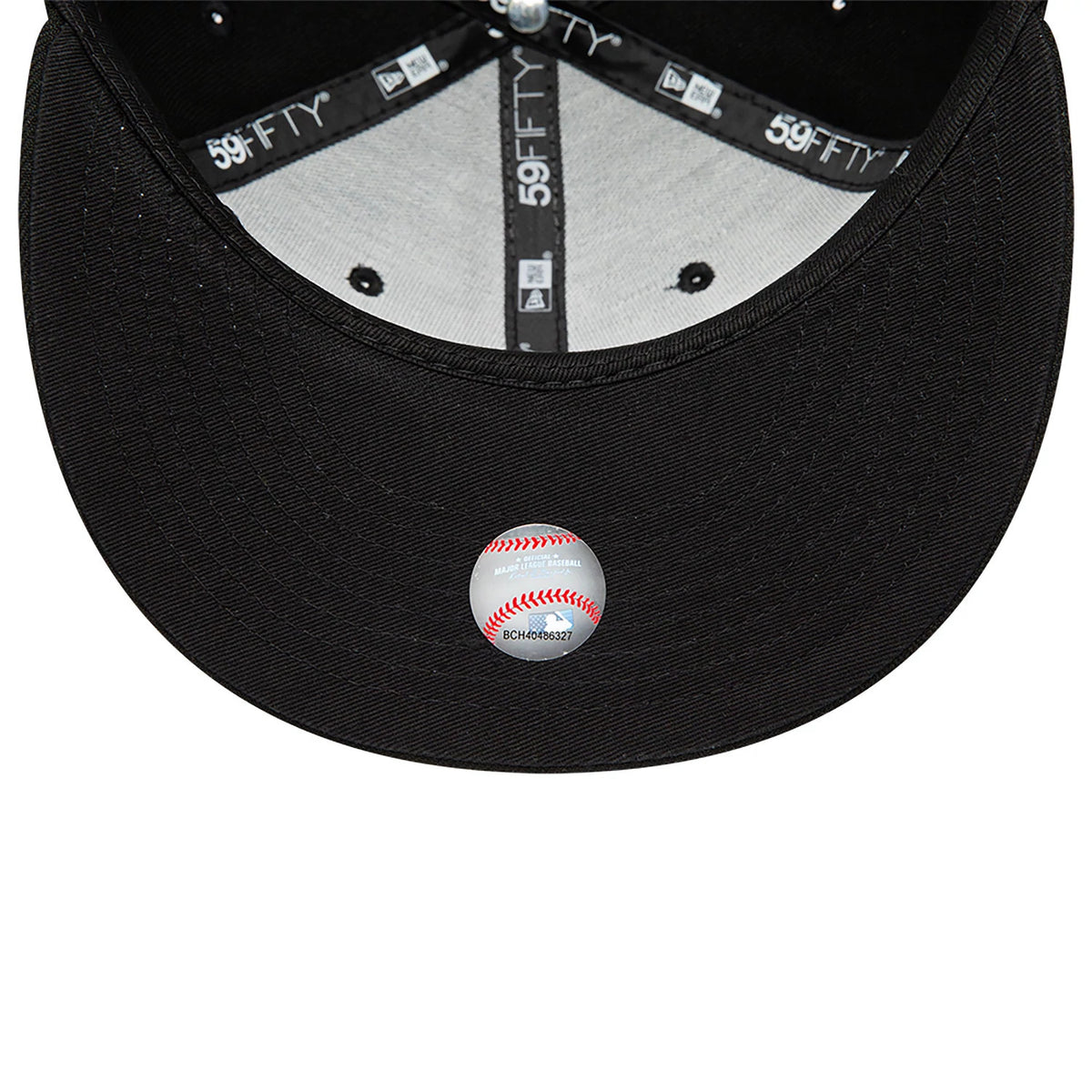 This is a Detroit Tigers MLB Black and White 59FIFTY Fitted Cap 2
