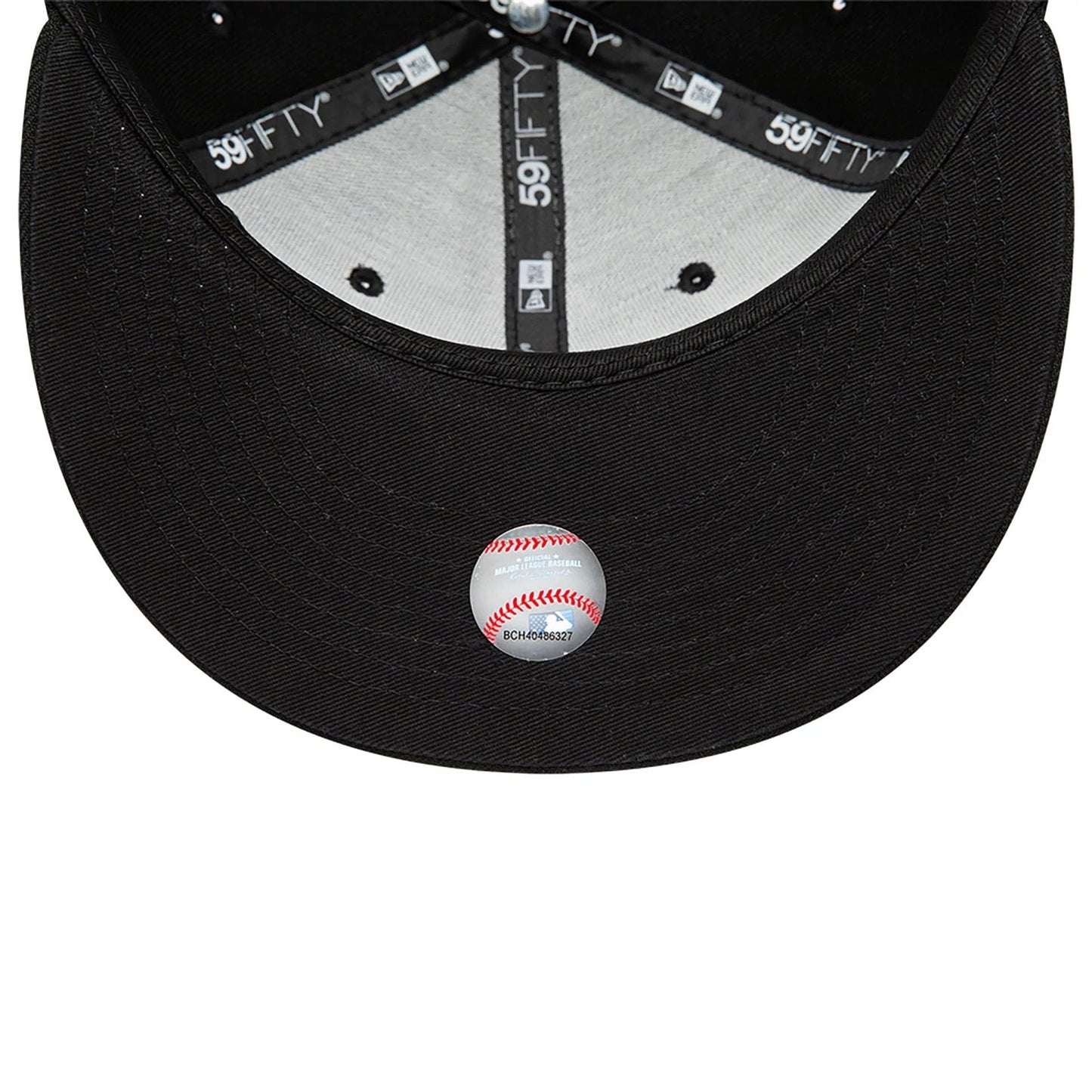 This is a Detroit Tigers MLB Black and White 59FIFTY Fitted Cap 2