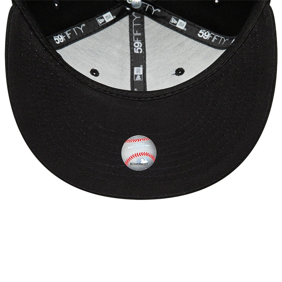 This is a Detroit Tigers MLB Black and White 59FIFTY Fitted Cap 2