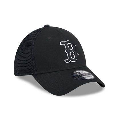 Pictured is this MLB Evergreen Neo Boston Red Sox 39THIRTY Stretch Fit cap in black. 4