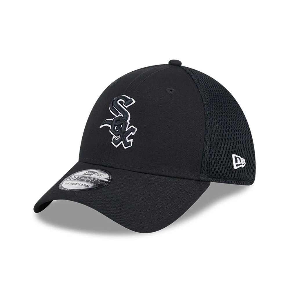 Pictured is this MLB Evergreen Neo Chicago White Sox 39THIRTY Stretch Fit cap in black. 1