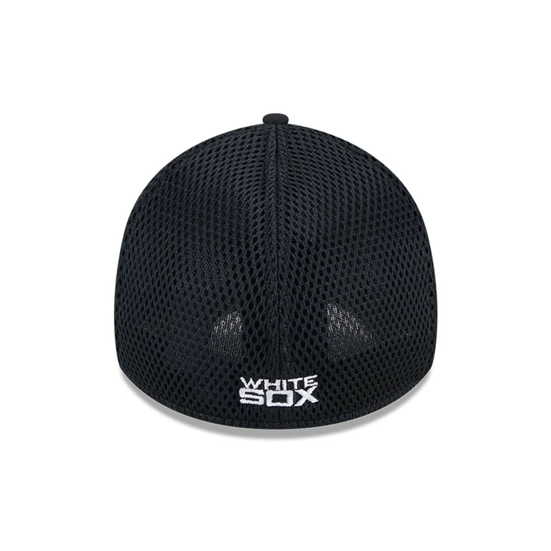 Pictured is this MLB Evergreen Neo Chicago White Sox 39THIRTY Stretch Fit cap in black. 2