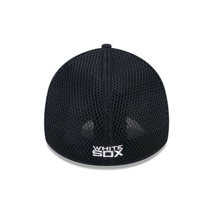 Pictured is this MLB Evergreen Neo Chicago White Sox 39THIRTY Stretch Fit cap in black. 2